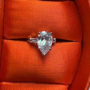Elegant Silver pear shaped CZ Ring